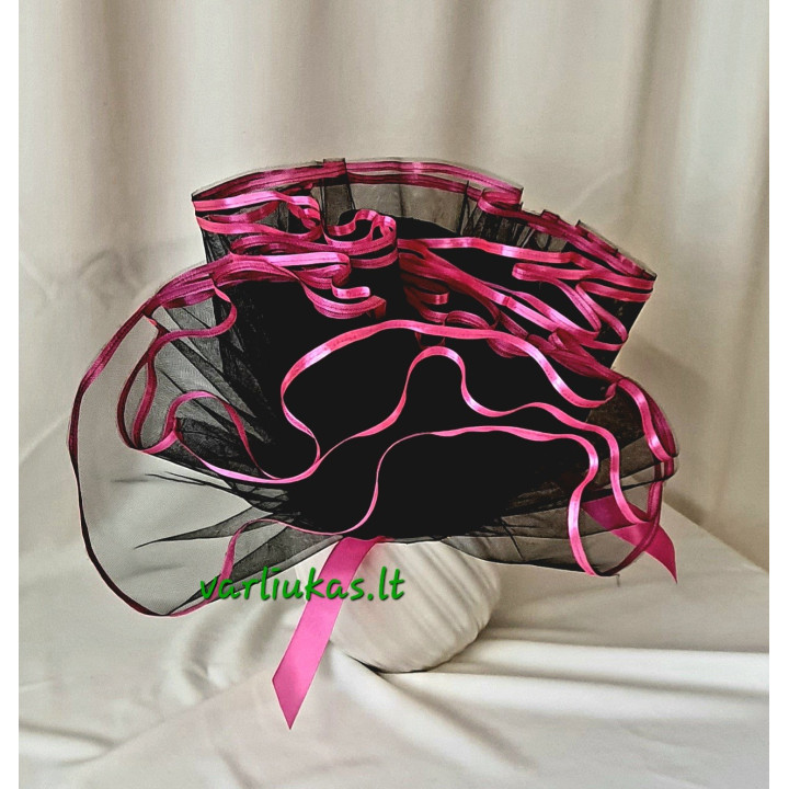 Juodas tiulio sijonėlis su ryškiai rožiniu apsiuvu, 27 cm. ilgio