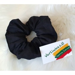 Juoda plaukų gumytė